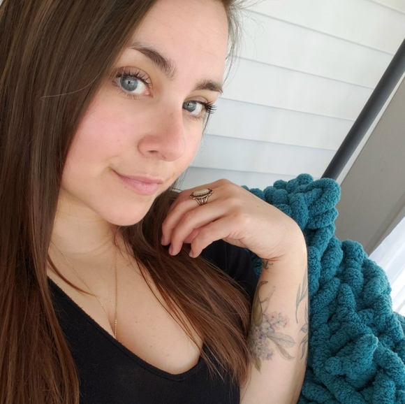 Meet your Posher, Maria - Picture 1 of 1